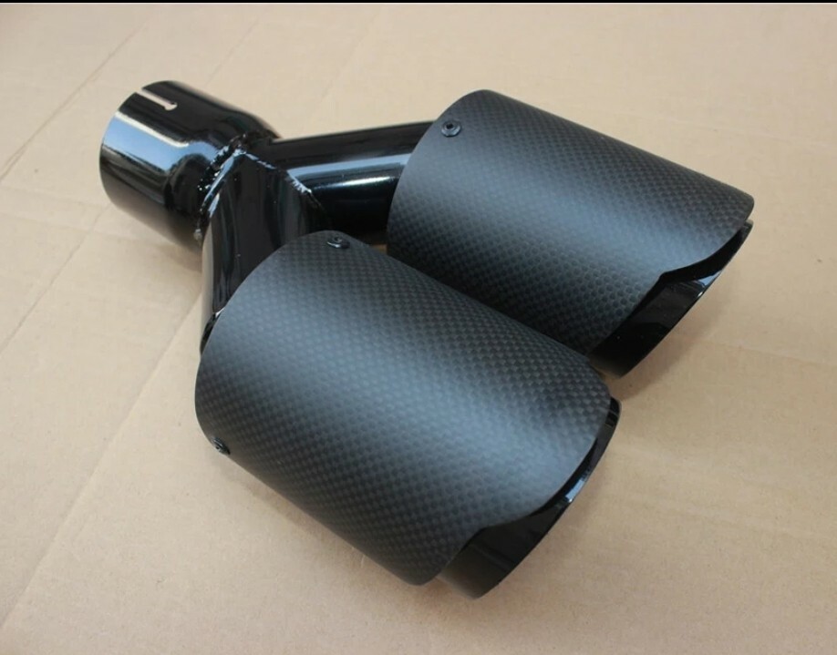 Embout double sortie echappement type Akrapovic en carbone noir mat 63mm