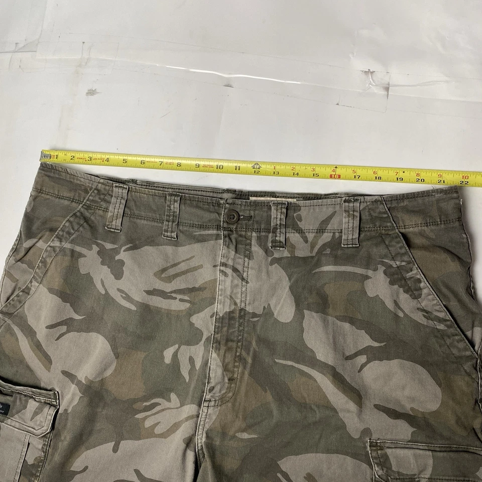 Wrangler Men's Green Cargo Hiking Shorts 10" Camo Relaxed Fit Canvas Size 44 - Image 2 of 4