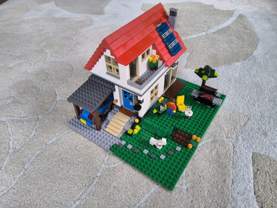 LEGO Creator 5771 Hillside House, photo 1 of 5