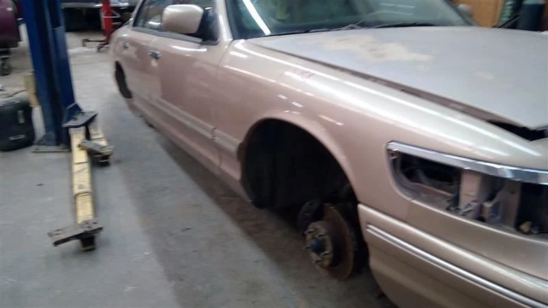 Purificador de aire 4,6 L compatible con 96-99 Crown Victoria 1247473 Foto 4 de 4