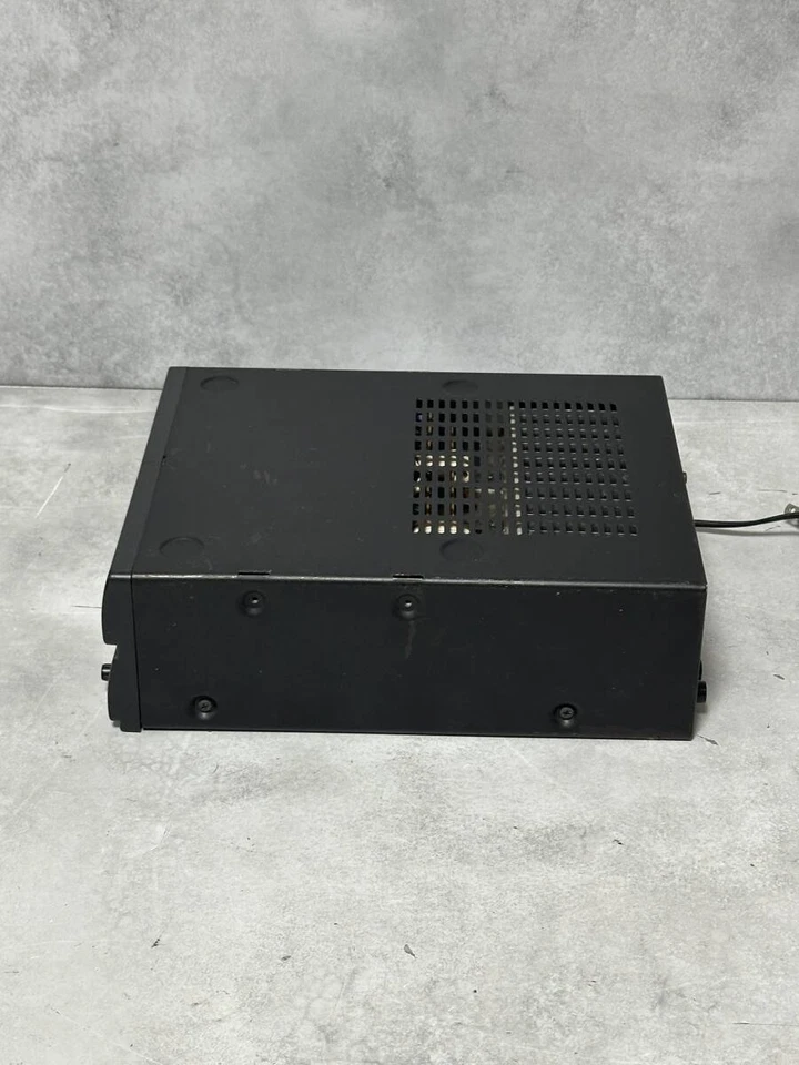 Yamaha A100 Vintage Stereo Power Amplifier Compact 2-Channel Tested Japan - Image 4 of 4