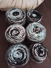 Lot de 6 petites Pelotes Fantaisies Bleu, Noir et Rose Clair (285g)