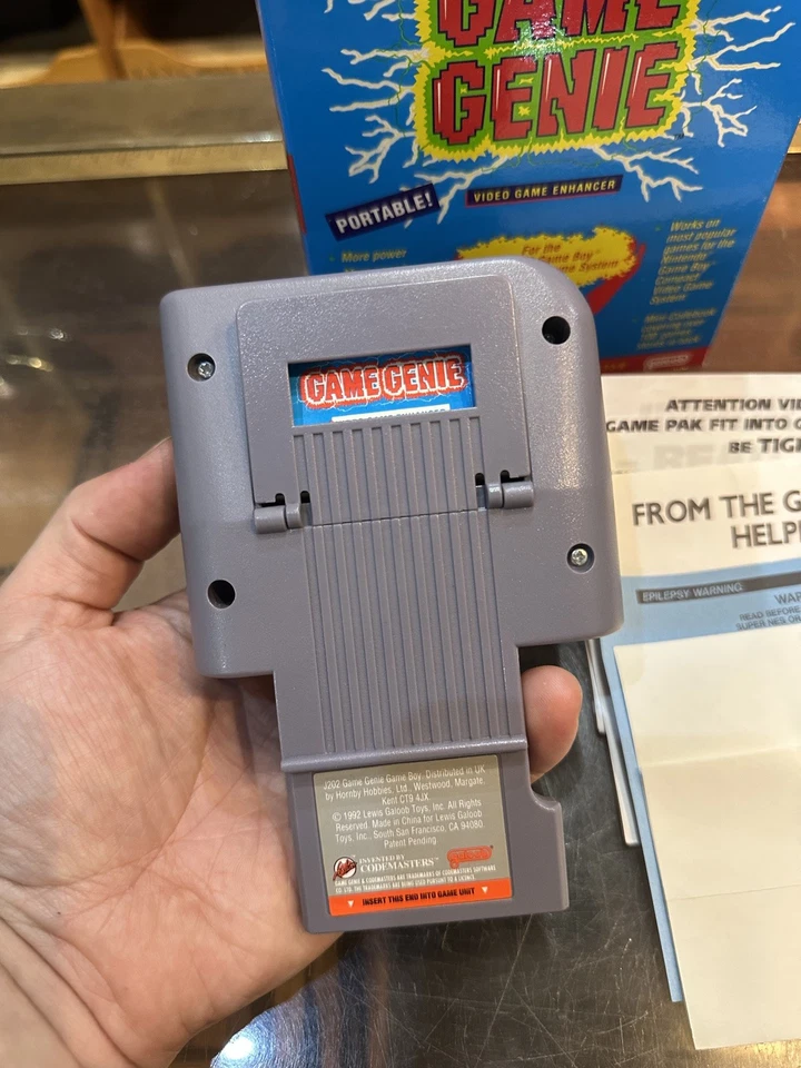 Game Genie Game Portable Enhancer Galoob For Nintendo GameBoy Original Boxed - Image 4 of 4