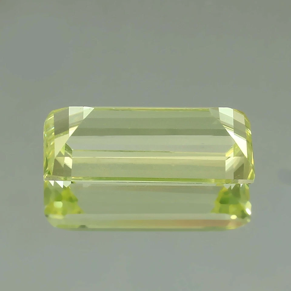 Natural Flawless Yellowish Green Chrysoberyl Baguette Loose Cut Gemstone 22x10MM - Image 4 of 4