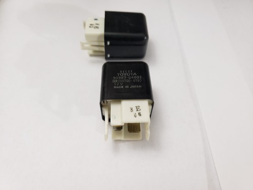Genuine OEM 1986 Toyota RUNNING LIGHTS Relay 90987-04002 (Price per relay) - Picture 3 of 9