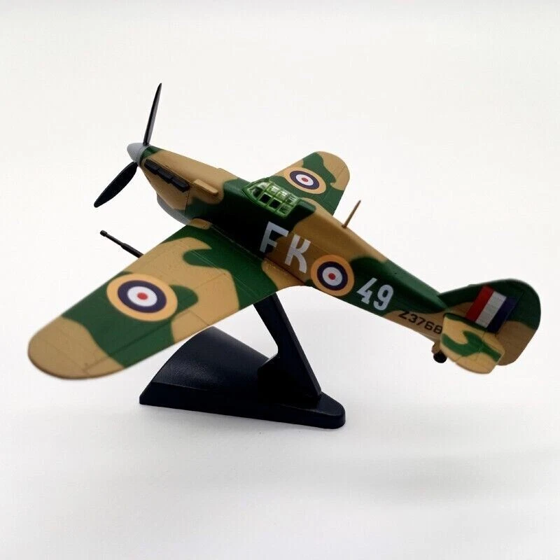 1:100 WWII RAF Hawker Hurricane MK.II Fighter Model Diecast Military Collection - Image 3 of 4
