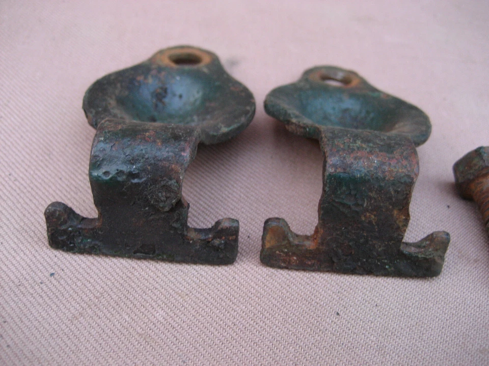 Original Navin Field Briggs Detroit Tigers Stadium Seat Chair Parts Hinge Screw - Image 3 of 4