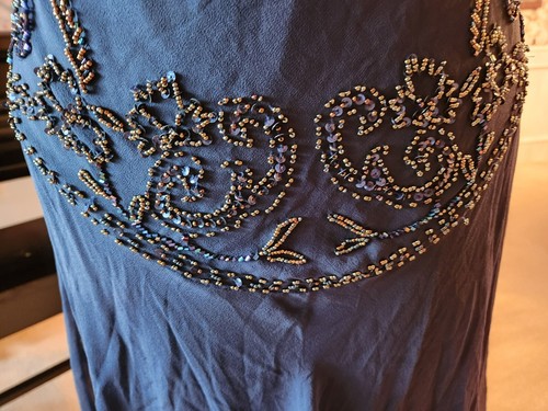Xscape party dress w/scarf ,size 4,navy,beaded, EUC length 31,bust 36,waist 28 - Picture 5 of 12