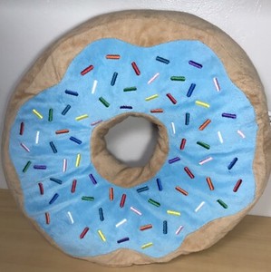 yellow pattern cushion