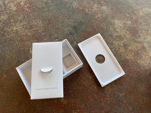 iPhone 4 Box Only - Picture 3 of 4