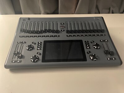 Pathway Connectivity Cognito2 Theatrical Lighting Control Console Pro512