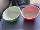 Pyrex #404 Red 4 Quart Bowl & Pyrex Green 403 A-39 Bowl