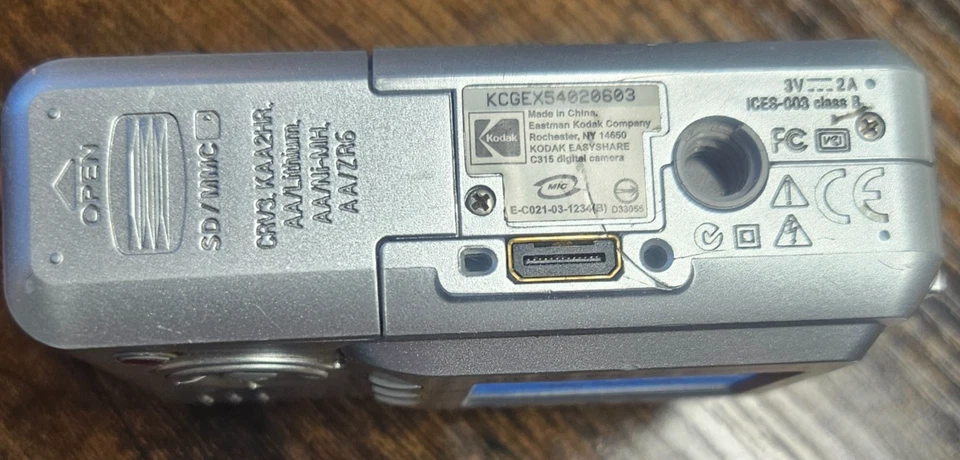 Kodak EasyShare C315 5.0MP Digital Camera NO SD Card or Manual - Image 3 of 4