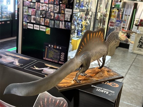 RAMSES Studio Spinosaurus Mesozoic Life Series 1/35 Dinosaur Statue Collection - Picture 5 of 12