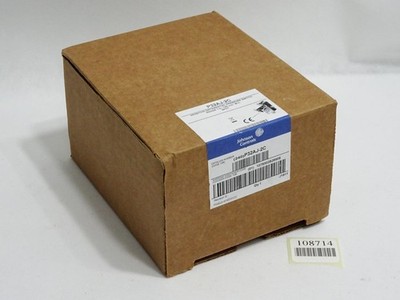 Johnson Controls P32AJ-2C Differential Pressure Switch / New Original Packaging