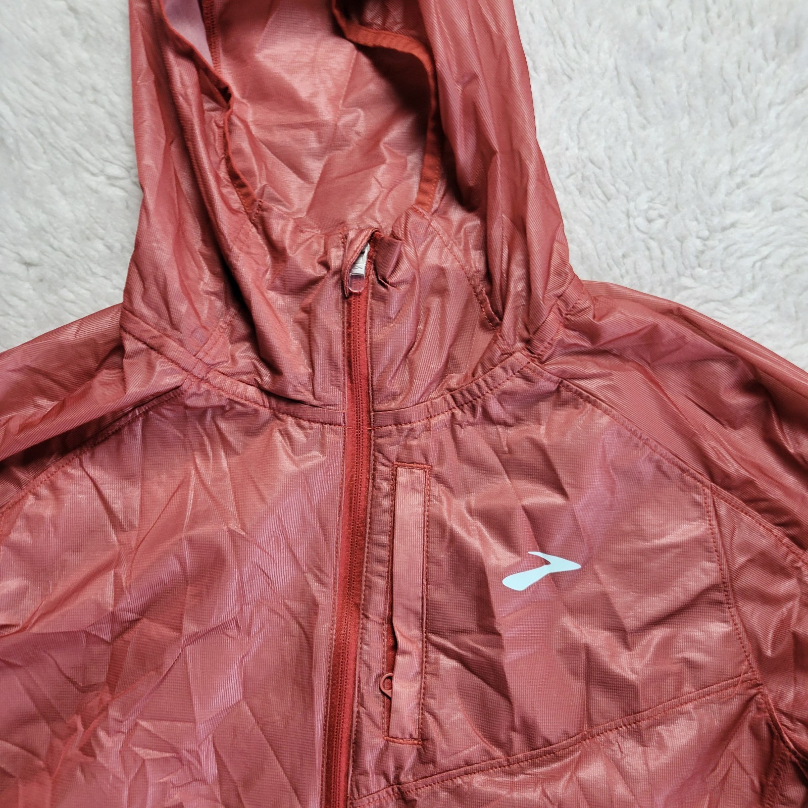 Brooks All Altitude Lightweight Packable Rain Jac… - image 3