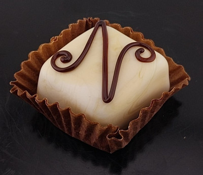 2010 Hulet Glass Fine Drizzle Topped White Chocolate Truffle Signed & Dated Mint