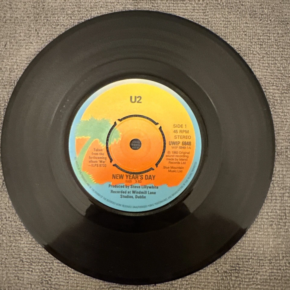 U2 New Year's Day 1983 UK 4-track 7" vinyl single EP Long Version extended - Image 3 of 4