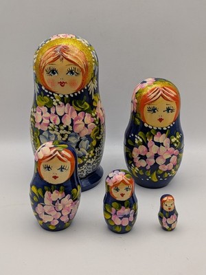 Vintage russische verschachtelte Puppen Matroschka 5er Set handgefertigt handbemalt sehr guter Zustand