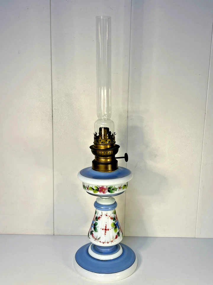 Lampe PÉTROLE ANCIENNE EN VERRE opaline XIXème - Photo 4/4