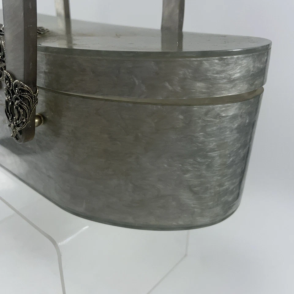 1950s WILARDY Lucite Handbag Grey Swirl w/ Filigree - Crack On Lid & No Mirror - Image 4 of 4
