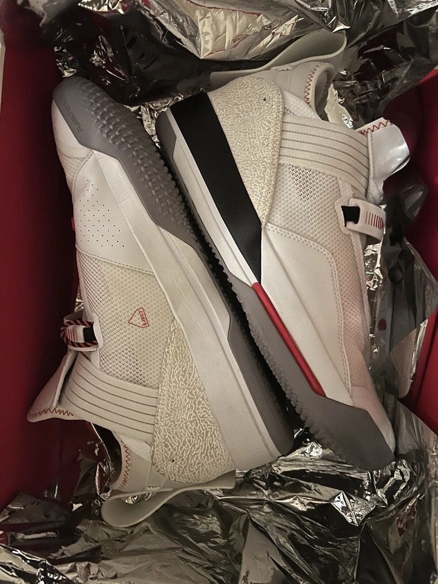 Jordan 33 SE Low White Cement for Sale | Authenticity Guaranteed