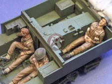 Resicast 1/35 "Dead Tired" British Carrier Crew Sleeping WWII (3 Figures) 355625
