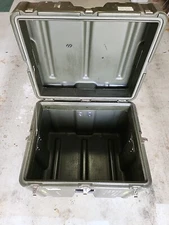 26L X 21W X 24H Exterior, Pelican Hardigg Weather Tight Instrument Case, USED. 