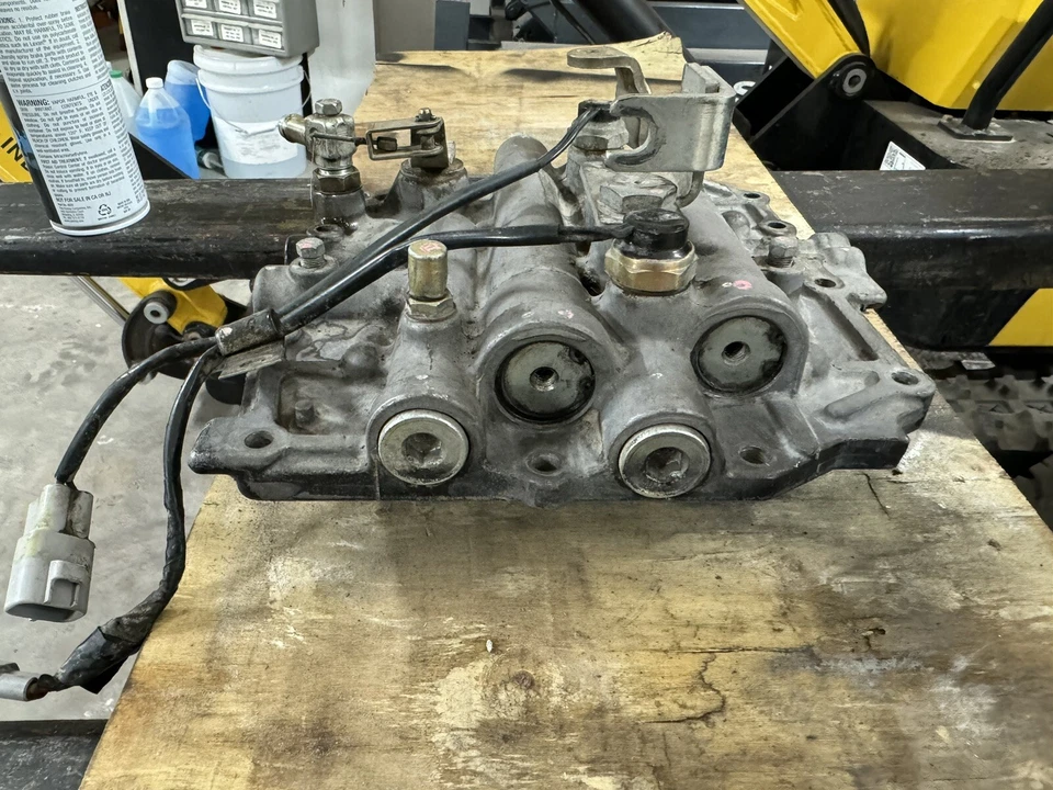 (GOOD USED) KOMATSU FORKLIFT TRANSMISSION CONTROL VALVE ASSY. KOAS33000-B362QA - Image 3 of 4