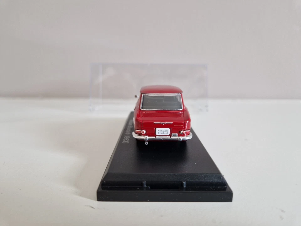 Hachette Norev 1/43 Nissan Bluebird - Rosso - 1963 - Immagine 4 di 4