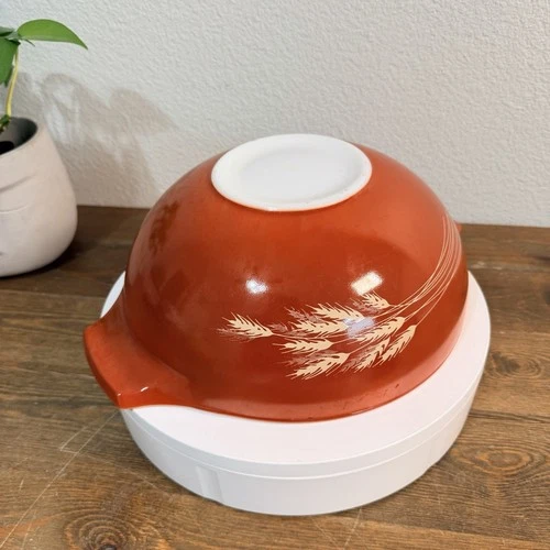 Vintage Pyrex Mixing Bowl Autumn Harvest Wheat 444 Cinderella 4 Qt Quart USA