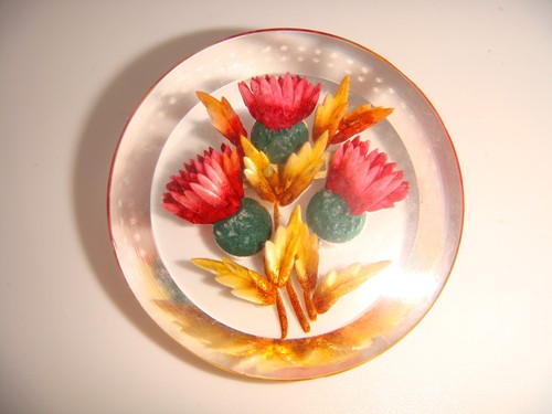 Broche prendedor redondo vintage lucite pintado al revés estate - Imagen 2 de 11