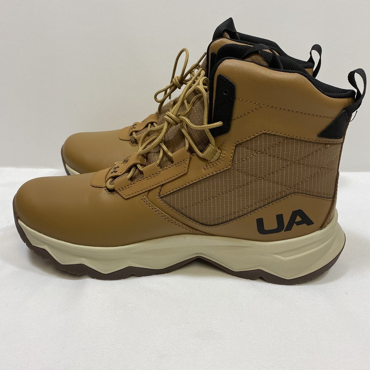Under Armour Boots Men display picture 3