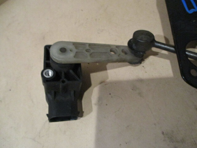 Maserati Granturismo, Quattroporte- LH Rear Headlight Level Sensor - P/N 231063