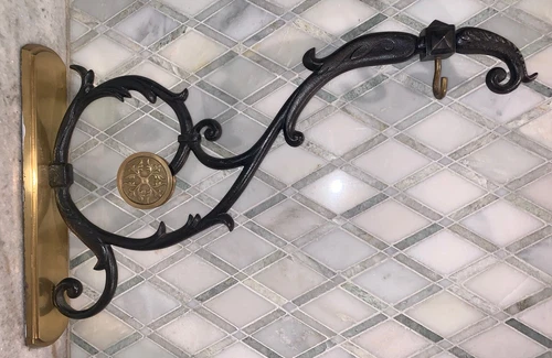 Bombay Company Brass & Cast Iron Scroll Wall Bracket Hook 21 5/8”D 14”T 2 7/8”W