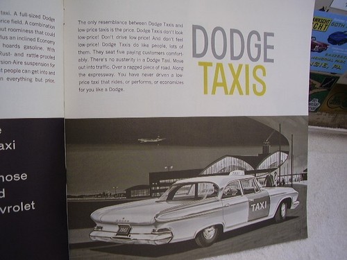 1961 DODGE TAXI BROCHURE ORIGINAL FREE POSTAGE - Picture 3 of 4