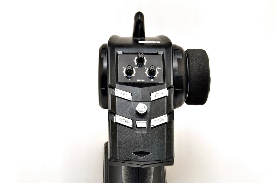 HoBao HB-2.4G-V2 2.4G GHZ FHSS Radio-V2.0 w/ Receiver Set - Image 3 of 3