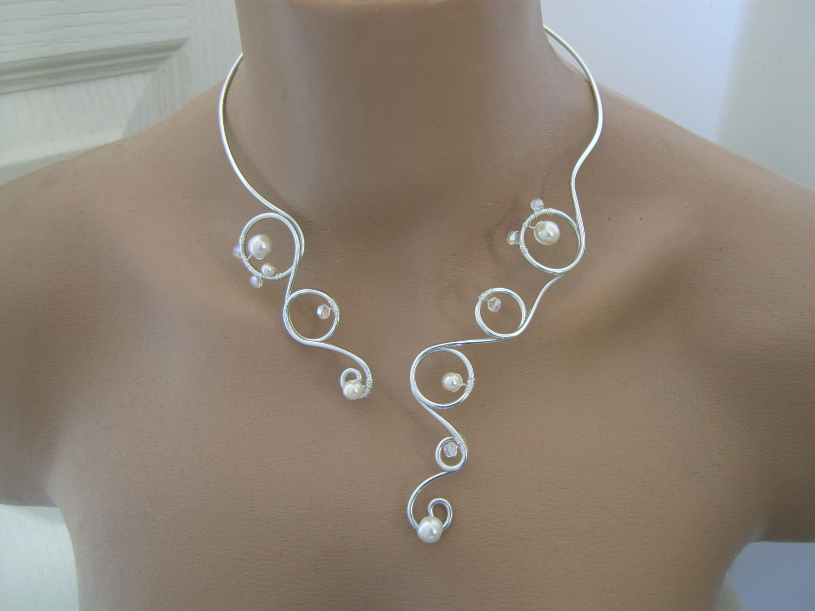Collier de mariée ivoire et argenté pour sublimer votre robe de mariage