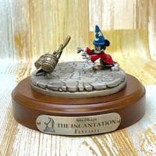 mickey mouse sorcerer mickey fantasia broom broom sorcerer's apprentice