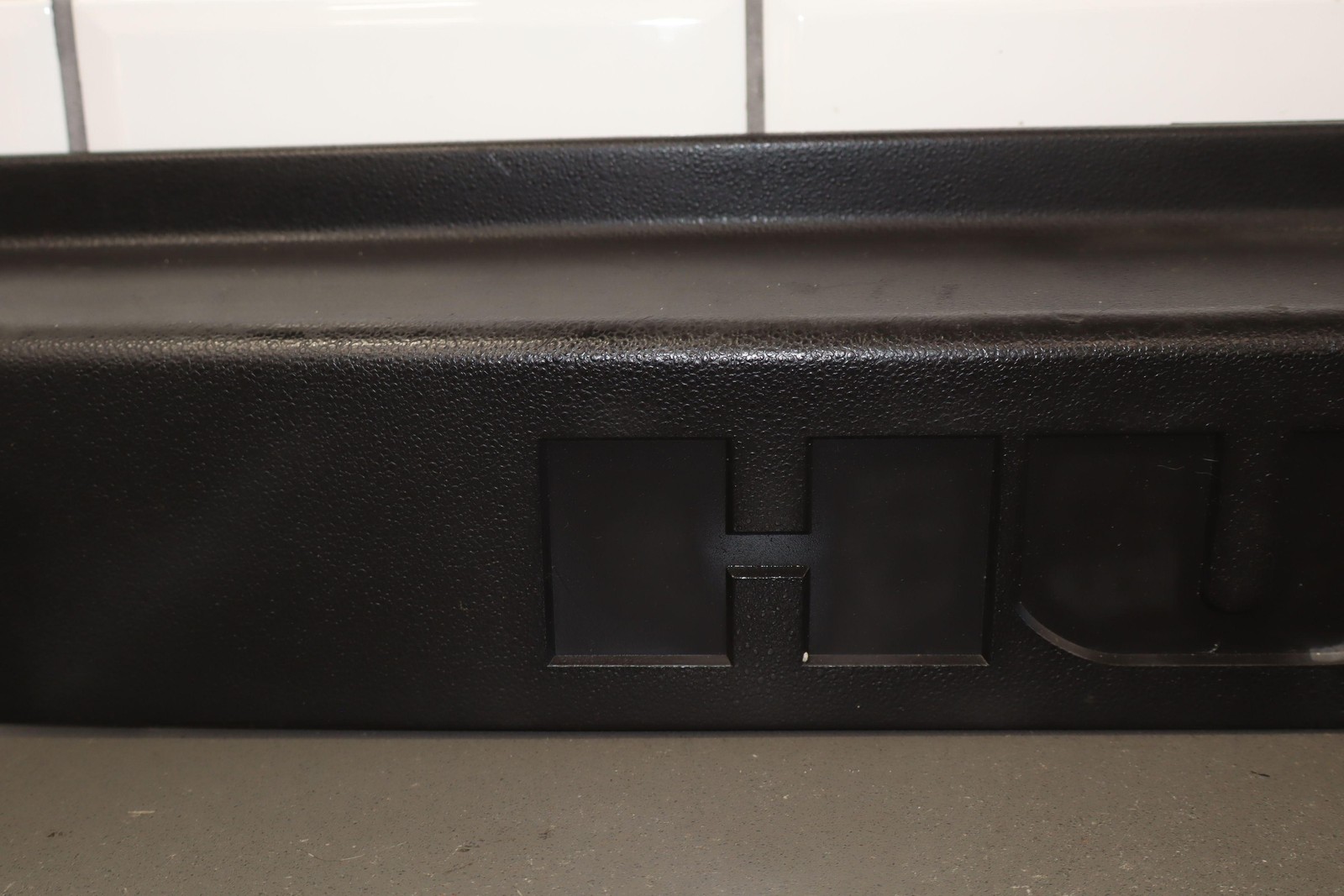 06-09 Hummer H2 SUV Rear Center Bumper Cover Section *Missing Tabs*