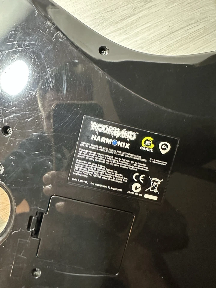 Harmonix Fender Stratocaster Wireless Guitar for Xbox 360 Rock Band No Dongle - Image 4 of 4