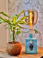Lampada di design con bottiglie di Gin Riciclate - Personalizzazioni Possibili