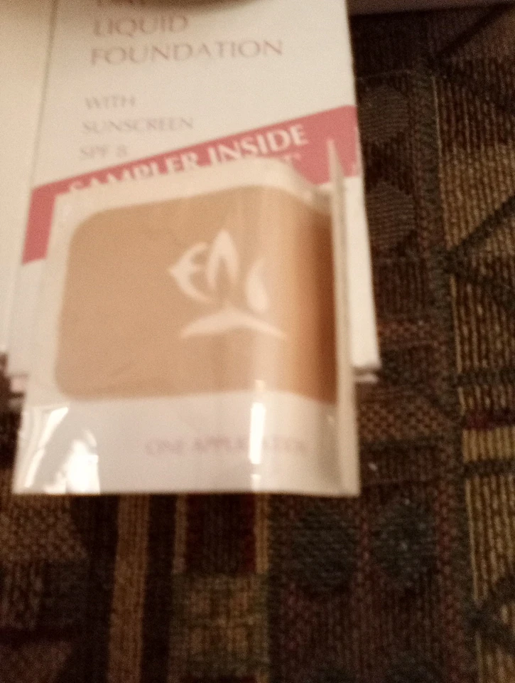 Mary Kay Day Radiance Liquid Foundation Lot Beige/Ivory NOS/New Old Stock NEW - Image 4 of 4