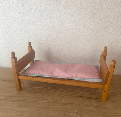 Vintage Strombecker Wooden Doll Bed for 8 Inch Dolls READ