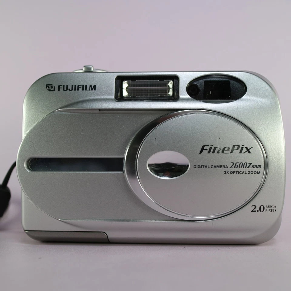 Fujifilm FinePix 2600 Zoom, photo 1 of 5