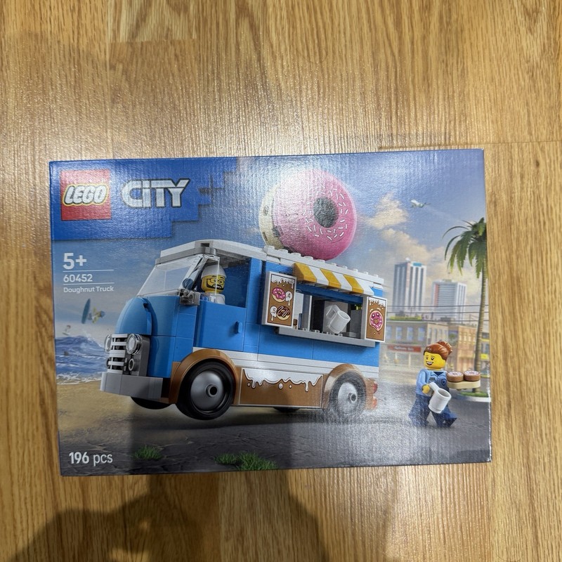 LEGO City 60452 Doughnut Truck Age 5+ Building Set 196 Pieces New & Sealed