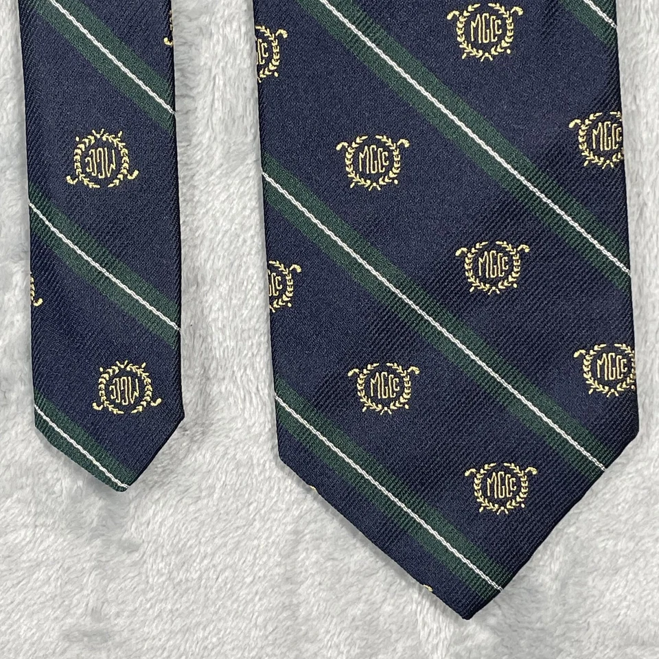 Corbata Ben Silver Para Hombre Clásica Seda Azul Marino Verde Dorado MGCC Emblema Hecha a Mano 57x3 Prepp Foto 2 de 4