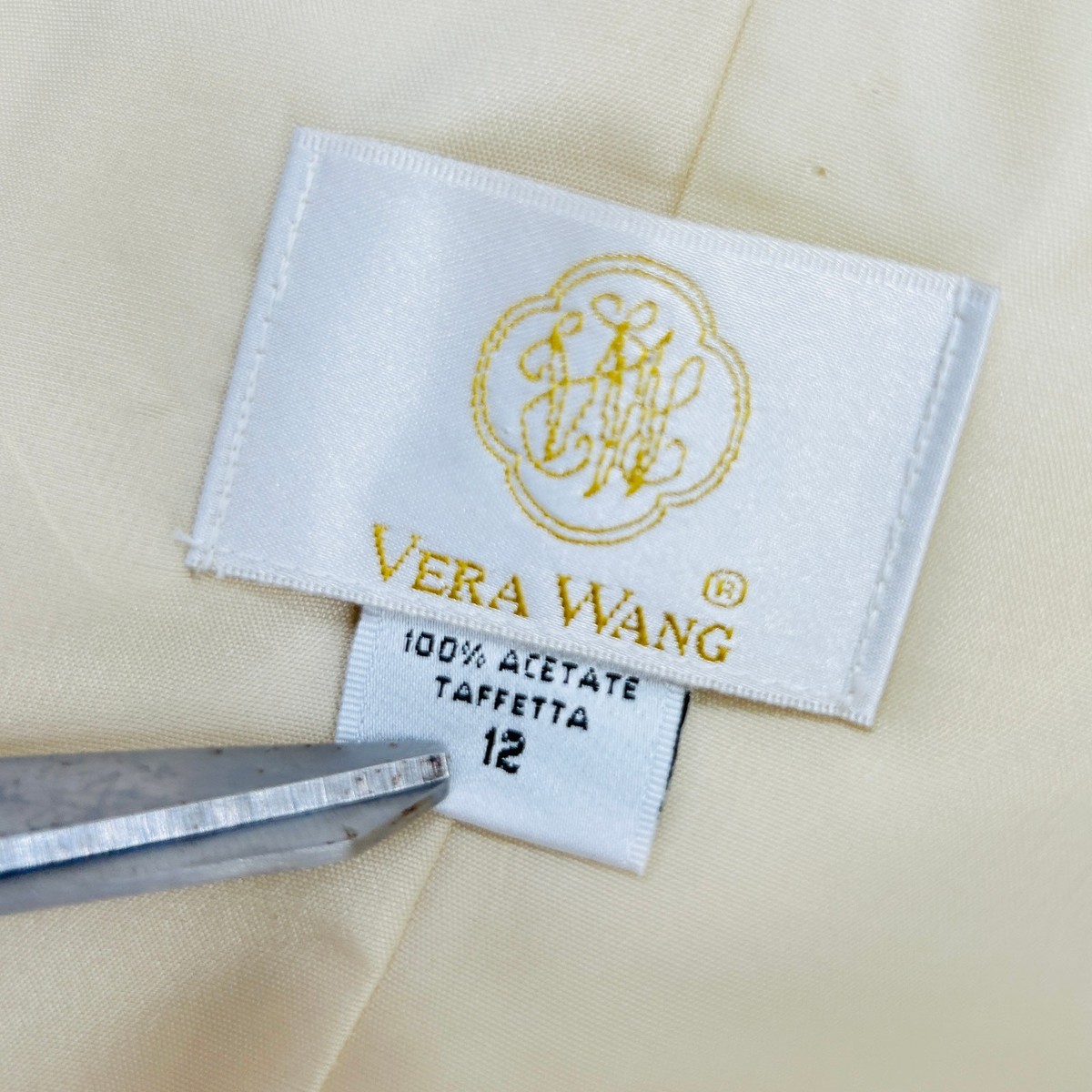 90s Vera Wang Gold Label Beige Taffeta Tulle Strapless 90s Vera Wang Gold Label Beige Taffeta Tulle Strapless