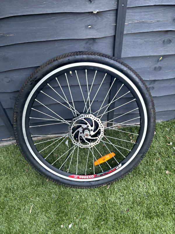 26in Front MTB Disc Brake Wheel Aluminium Clincher Schrader Valve w/ Rotor