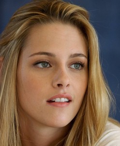 Kristen Stewart In A 8 X 10 Glossy Photo Blonde Ebay